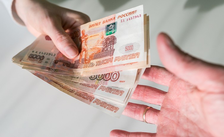 Как финансовый управляющий выдаёт деньги на жизнь
