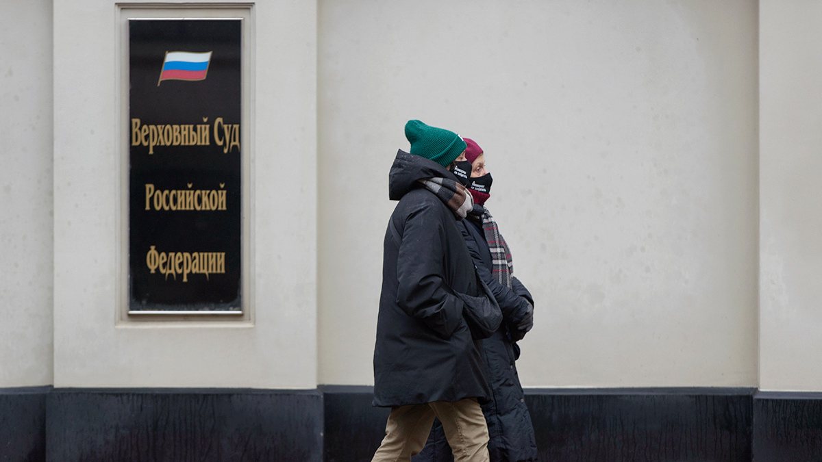 ВС предложил взыскивать долги по налогам россиян без суда