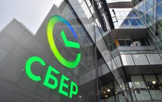 Какие банки не сотрудничают с приставами?