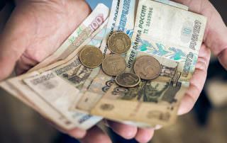 Миллионам россиян не хватает денег на банкротство