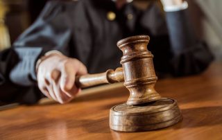 Подают ли МФО в суд