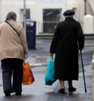 Депутаты хотят разрешить пенсионерам и малоимущим банкротиться бесплатно